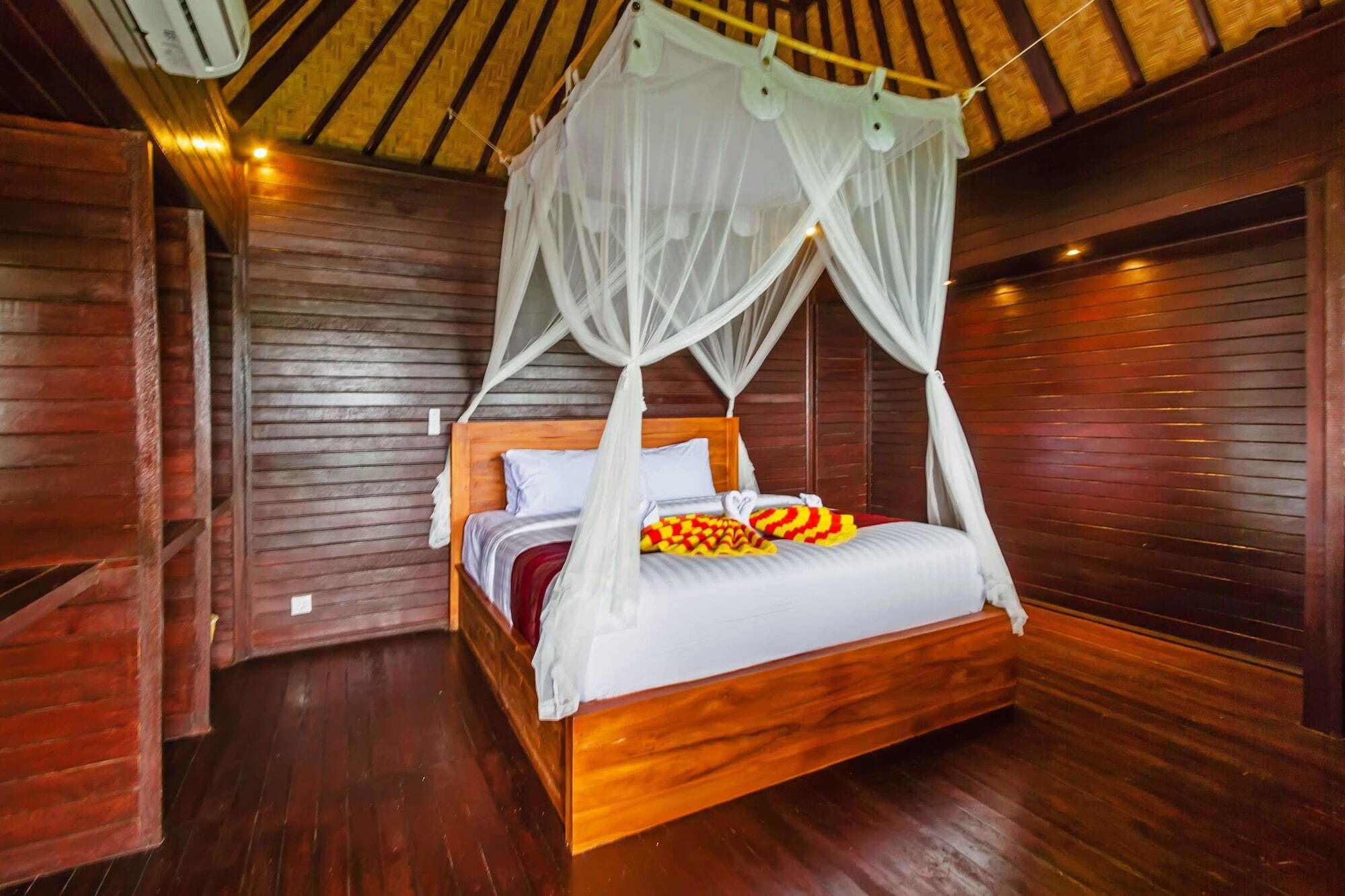 Ocean Hostel Ceningan Island Exterior photo